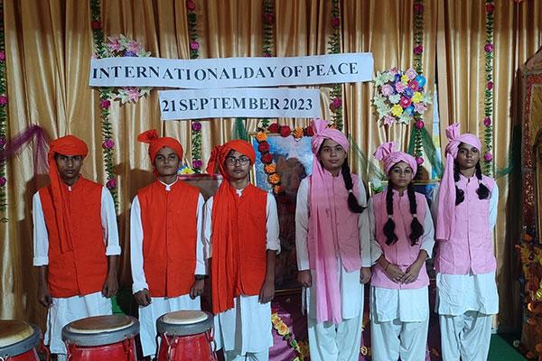 Celebration of International Day of Peace at Maharishi Vidya Mandir, Deri Road, Chhatarpur.