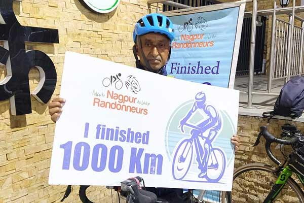 Principal of MVM Chhatarpur School, CK Sharma traveled 1000 kms by bicycle in 69 hours.